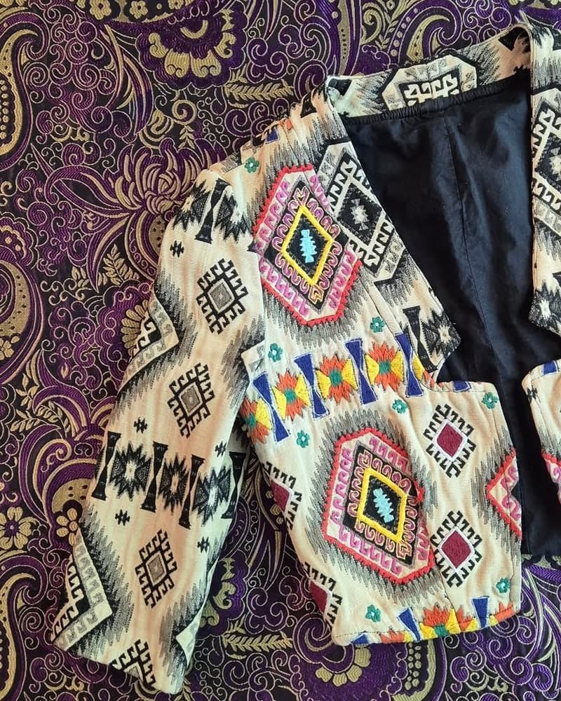 Chaqueta Corta Bordada Étnica — abrigos